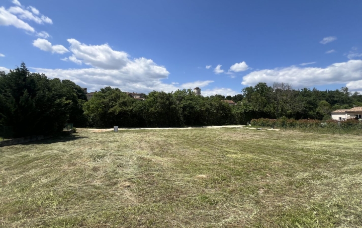 Terrain VEZENOBRES 69 500 € Terrain VEZENOBRES 69 500 €